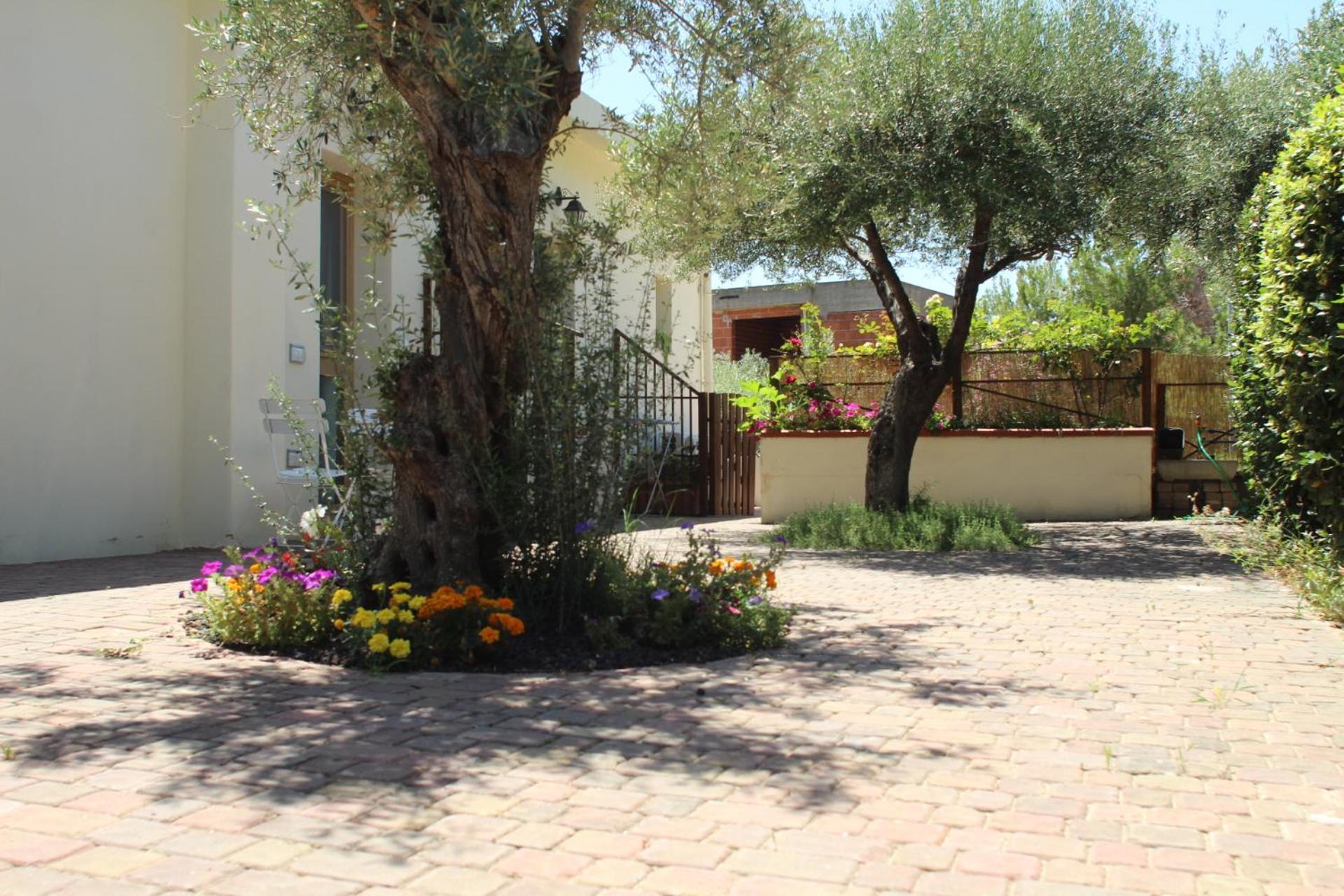 Giobo Rooms Siniscola Exterior photo